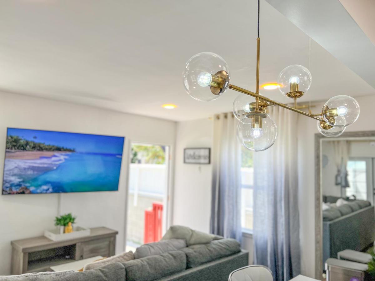 Luxury Villa With Hot Tub! Walk To Beach & Bars Long Beach Exterior photo