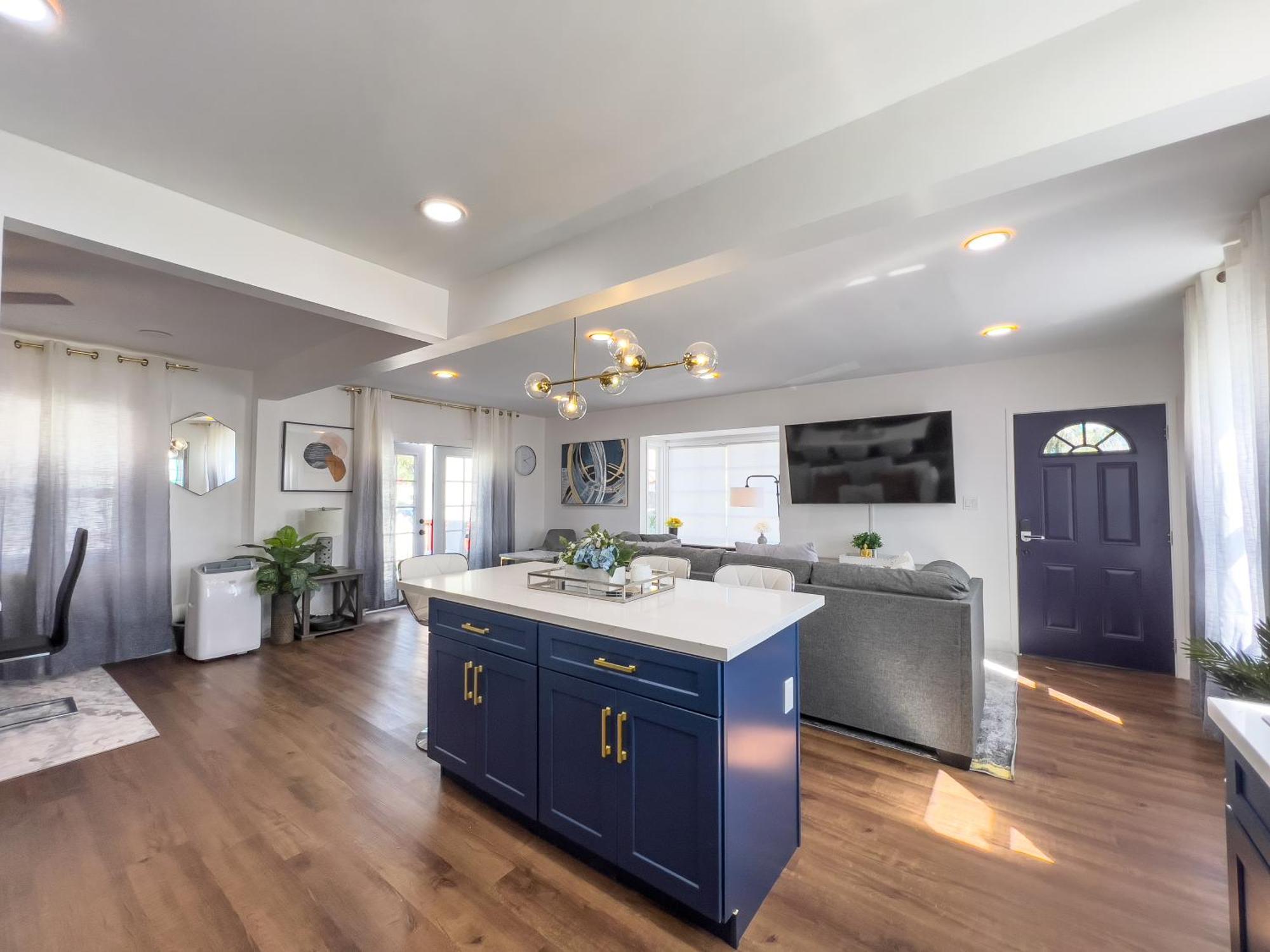 Luxury Villa With Hot Tub! Walk To Beach & Bars Long Beach Exterior photo